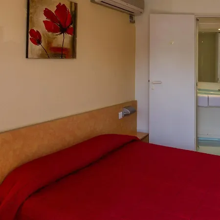 Fasthotel - Saint Emilion Est Hotel Montcaret
