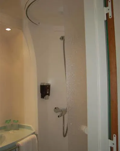 Montaigne מלון Montcaret